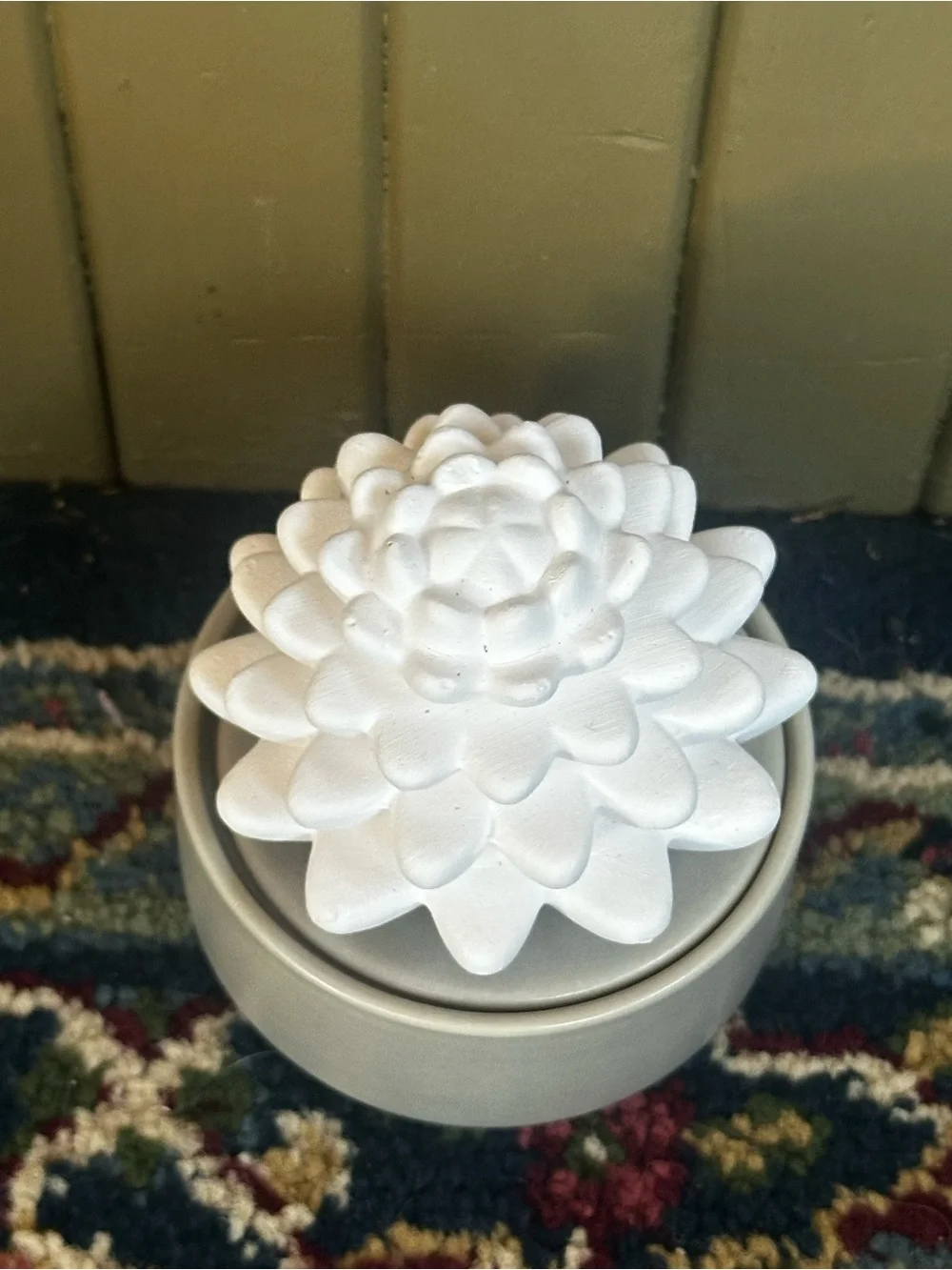 Airome elegant porcelain